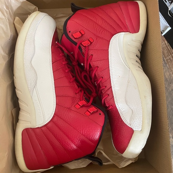 Jordan 12 - Picture 3 of 7